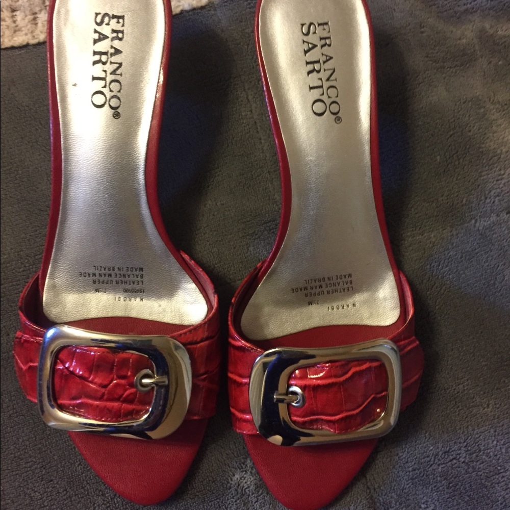 RED Franco Sarto buckle